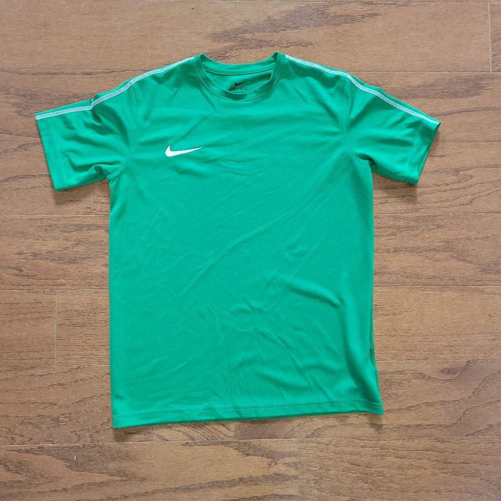 Nike Dry Fit T Shirt - XL